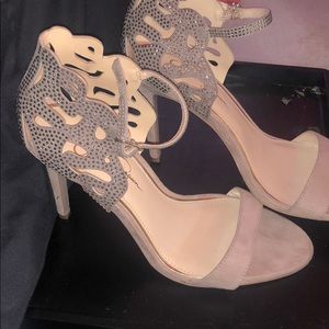 Jessica Simpson pumps